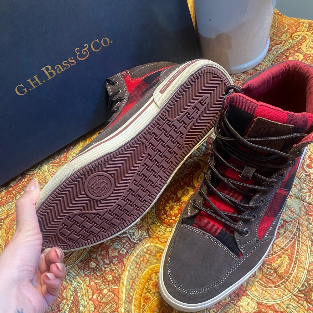 G.H. Bass & Co. Men's Red and Brown Sneakers
